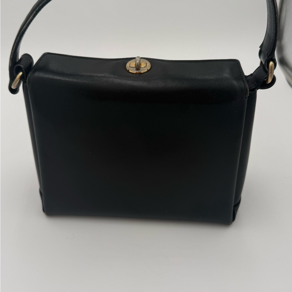 Elegant VINTAGE Gucci Black Leather Handbag. EUC mirror and pouch